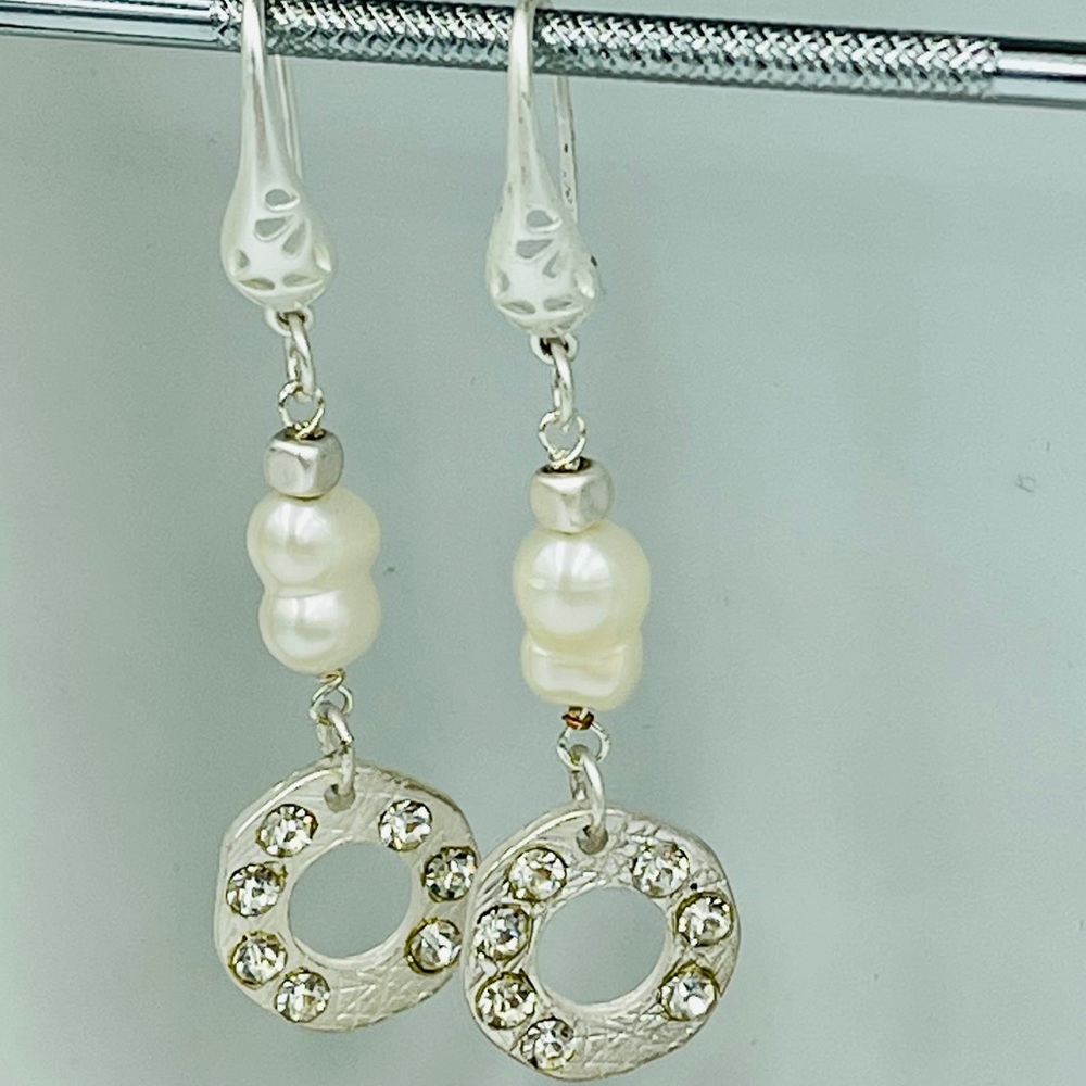 Women’s earrings real White Freshwater Pearls